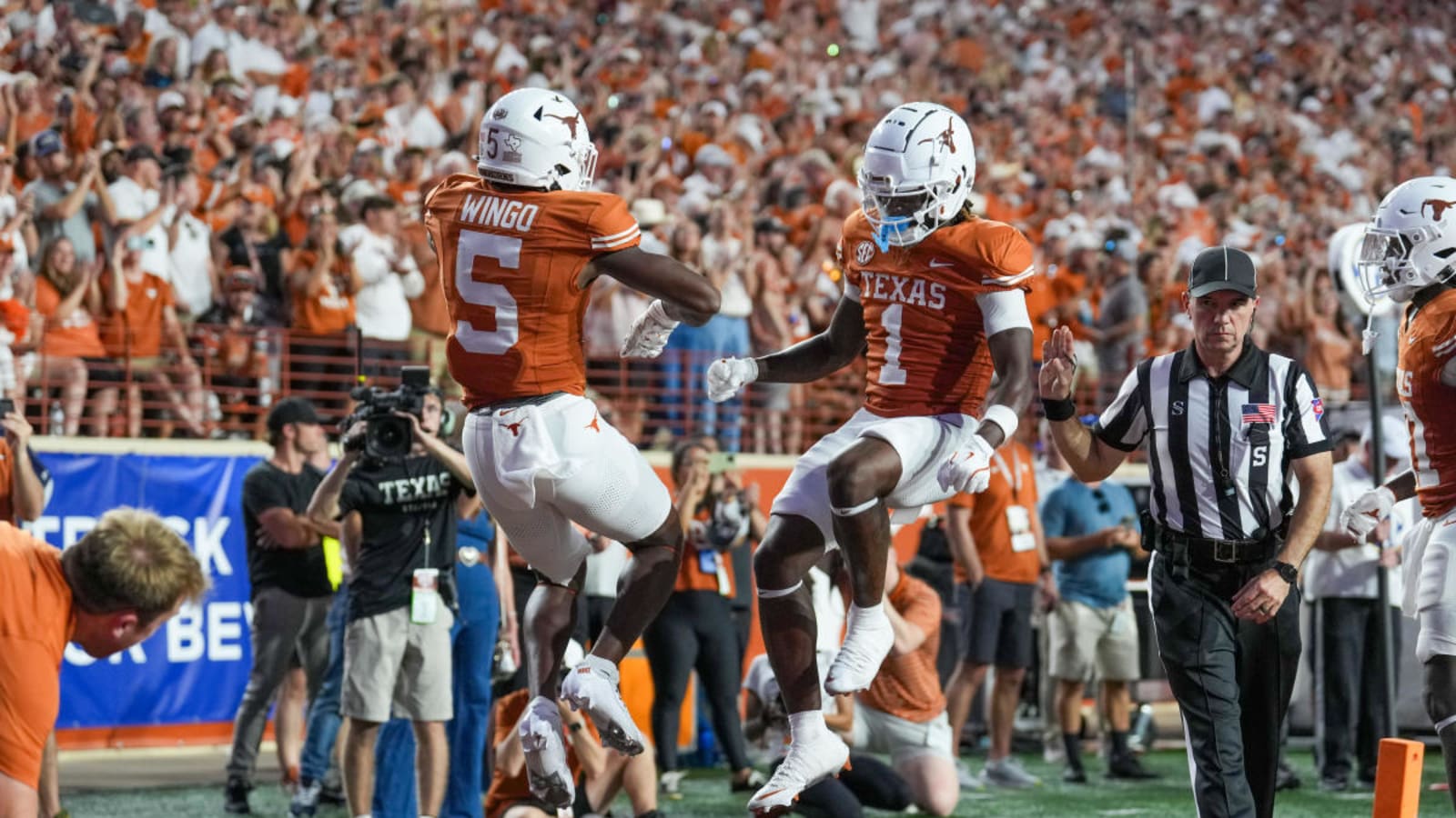 Texas Star Has Hilarious Two-Word Reaction to Arch Manning’s Heartfelt Gesture