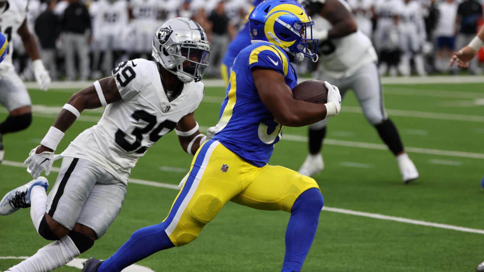 Raiders to be without two star players for Thursday&#39;s practice