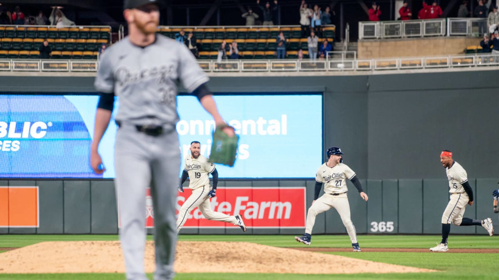 Late Collapse Dooms White Sox in 6-5 Loss to Twins