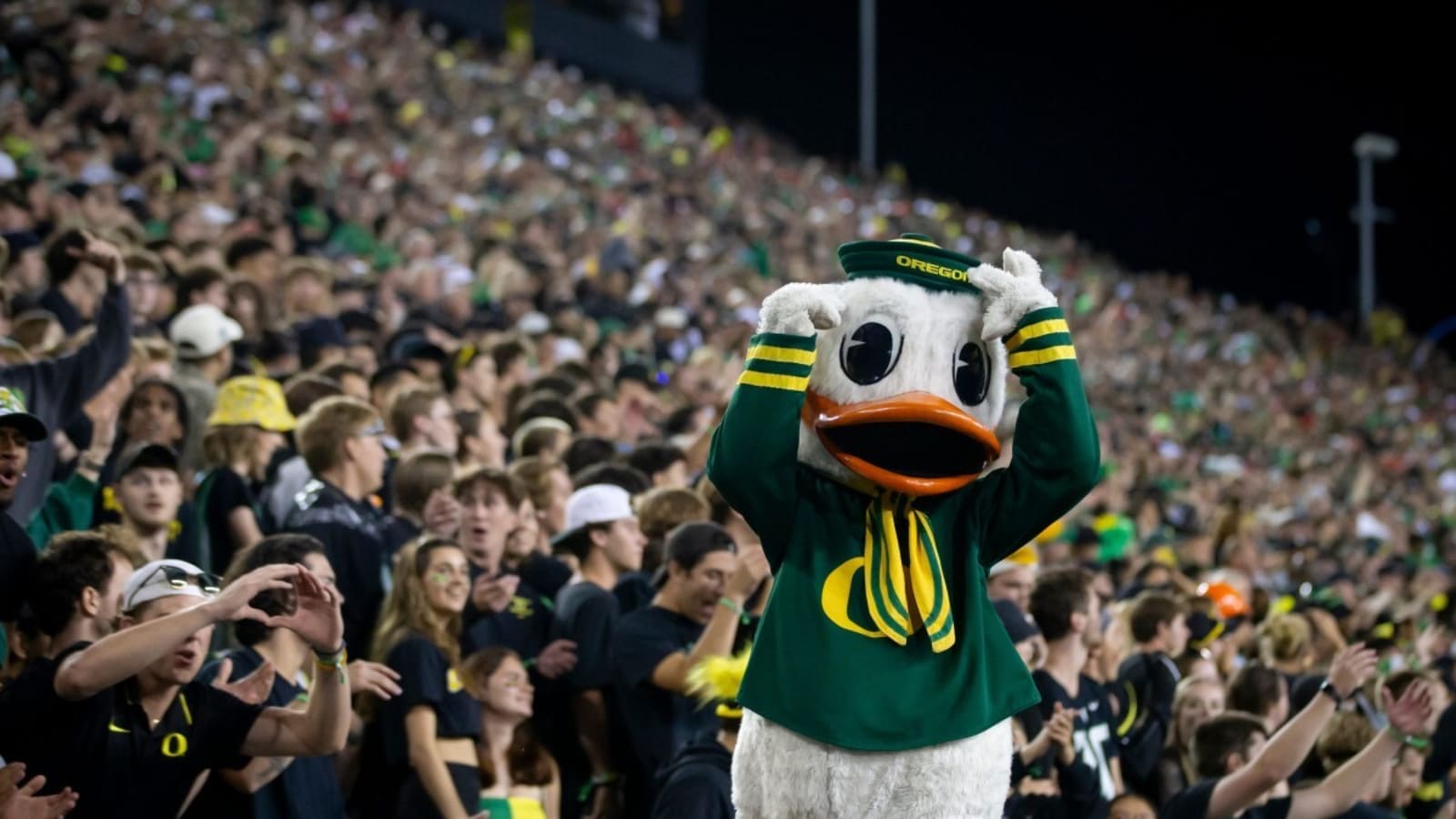 Oregon Reveals Uniform for Rose Bowl Matchup vs. Ohio State