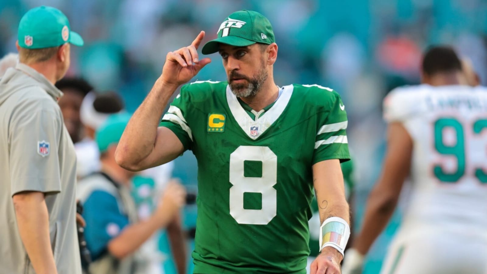 Jets QB Aaron Rodgers expected to be fined for late hit