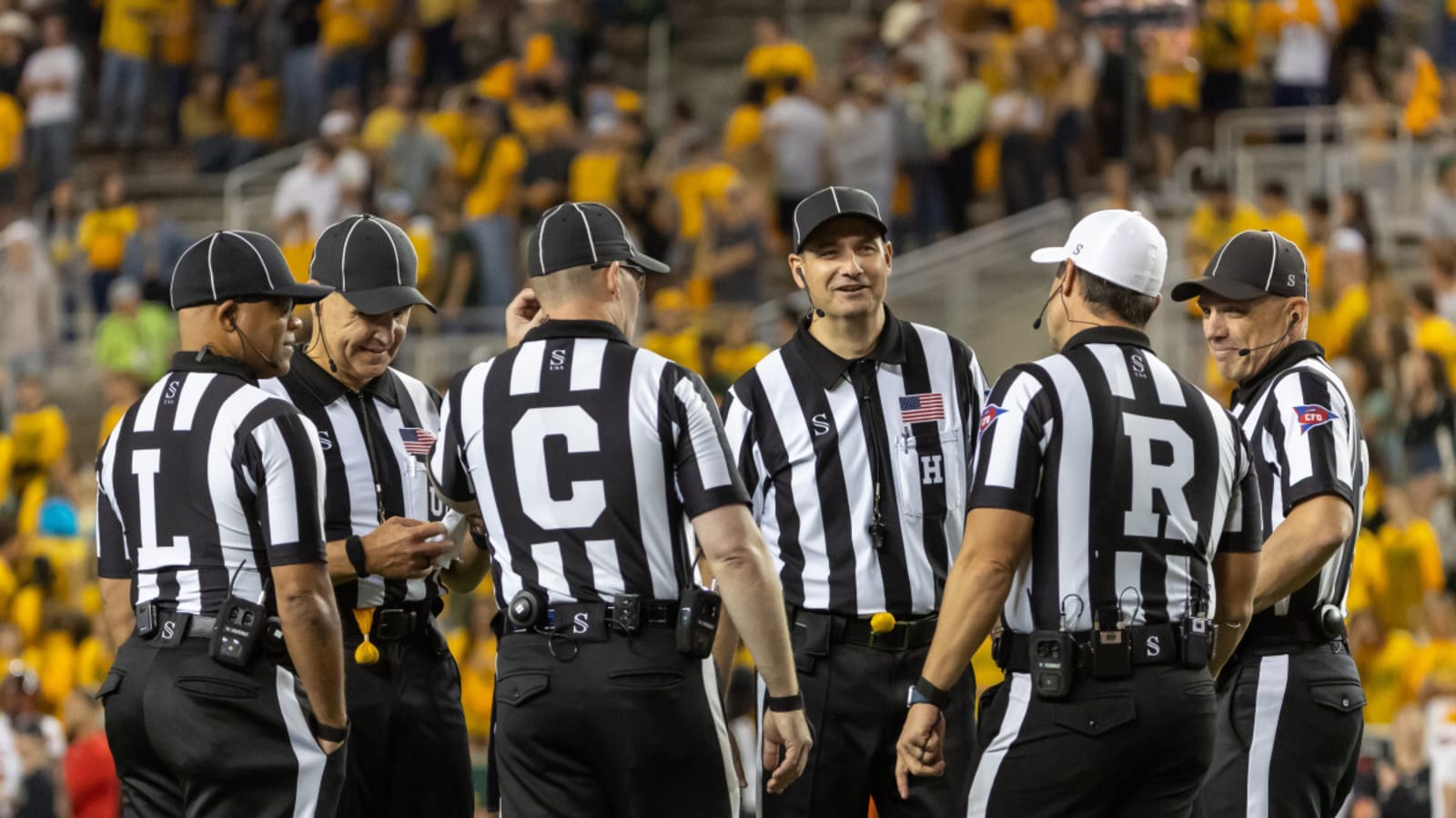 Refs Embarrassed Themselves In Peach Bowl Coin Toss