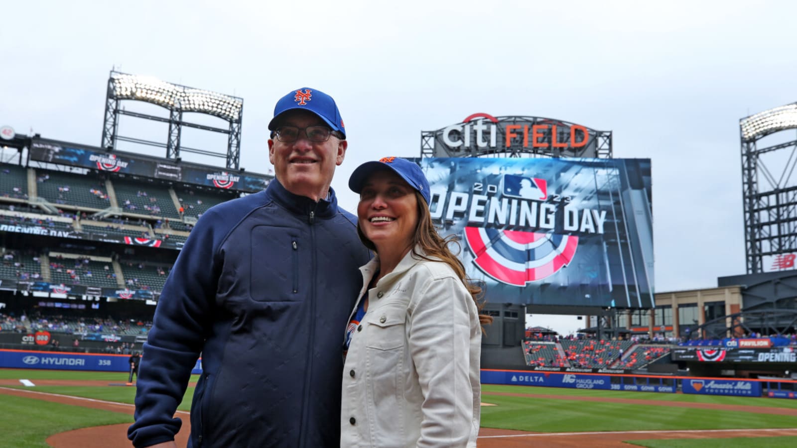 Mets Owner Sends Message After Phillies Game