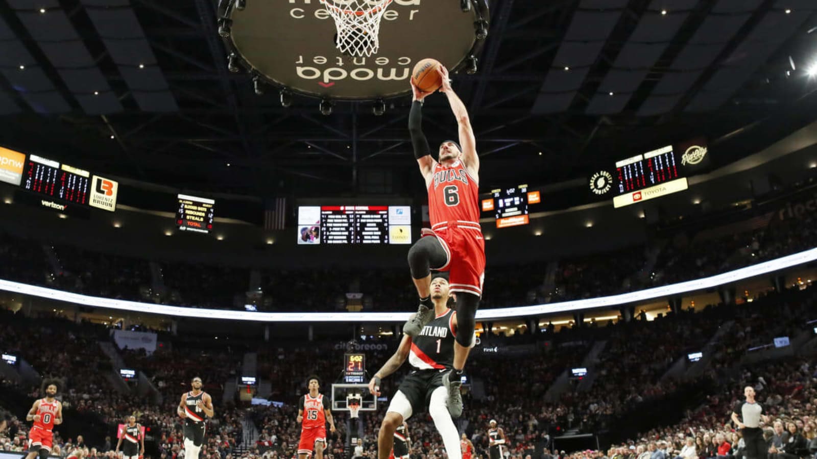 Alex Caruso reveals he&#39;s avoided taking some charges this season to keep his body fresh