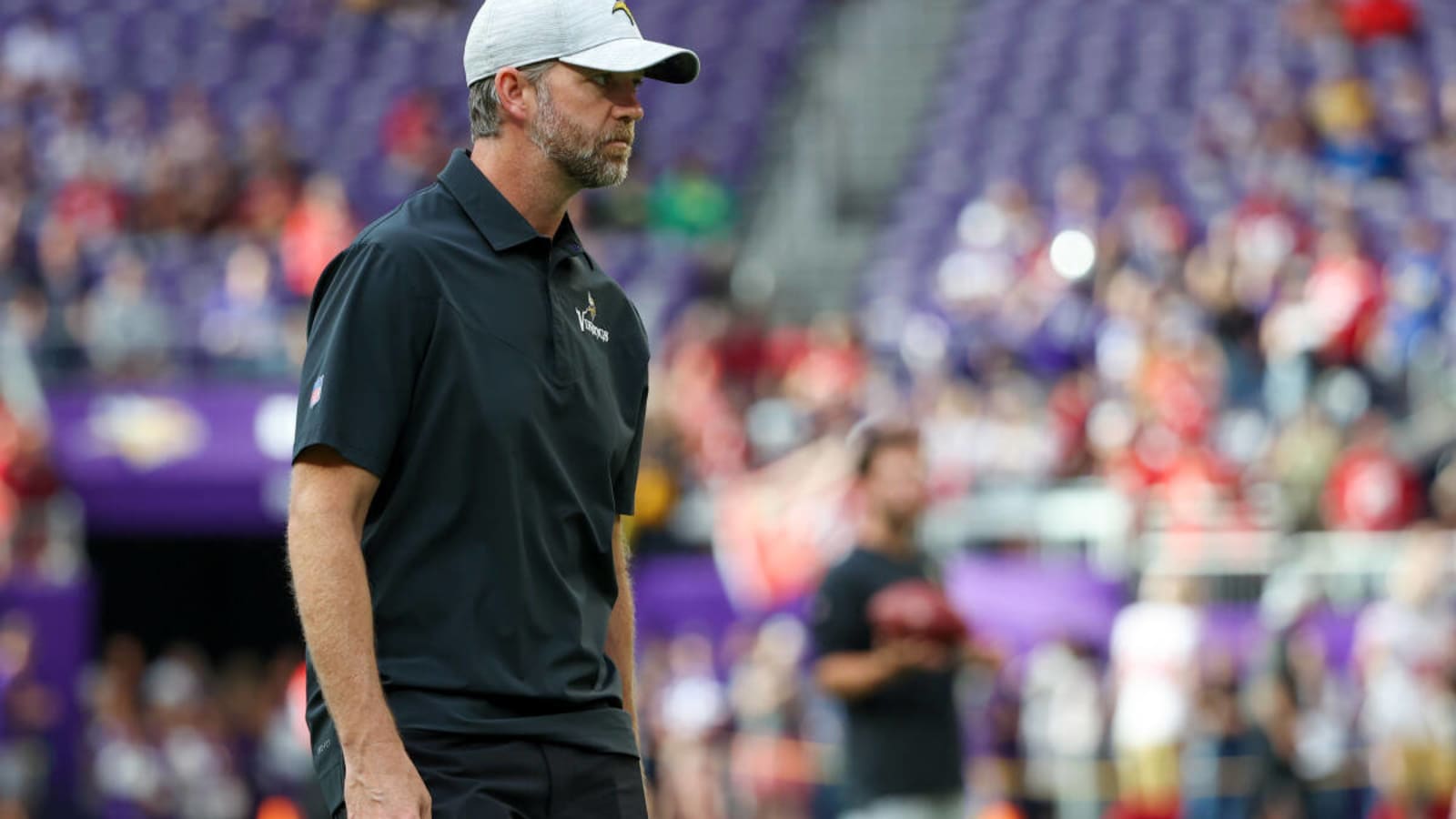 Vikings offensive coordinator Wes Phillips defends RG Ed Ingram