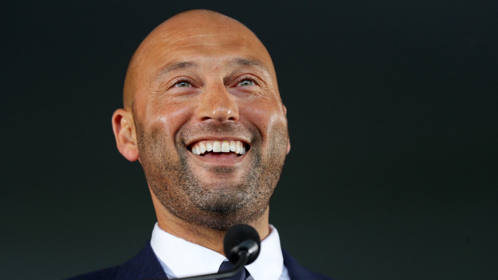 &#39;Cursed&#39; Photo Of Derek Jeter Goes Viral After Yankees Change Facial Hair Rule