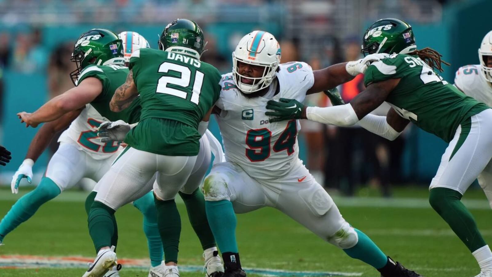 Tagging Christian Wilkins would have handcuffed Dolphins during free agency