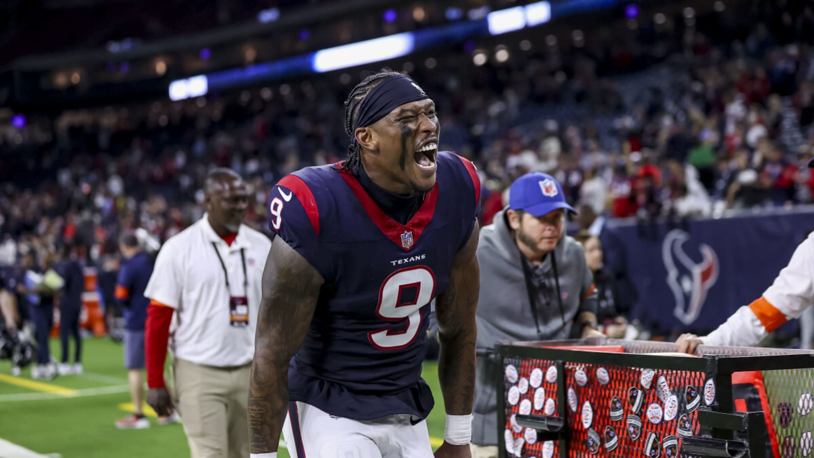 Texans&#39; Brevin Jordan is looking insanely good in offseason workouts as he gears up for a contract season