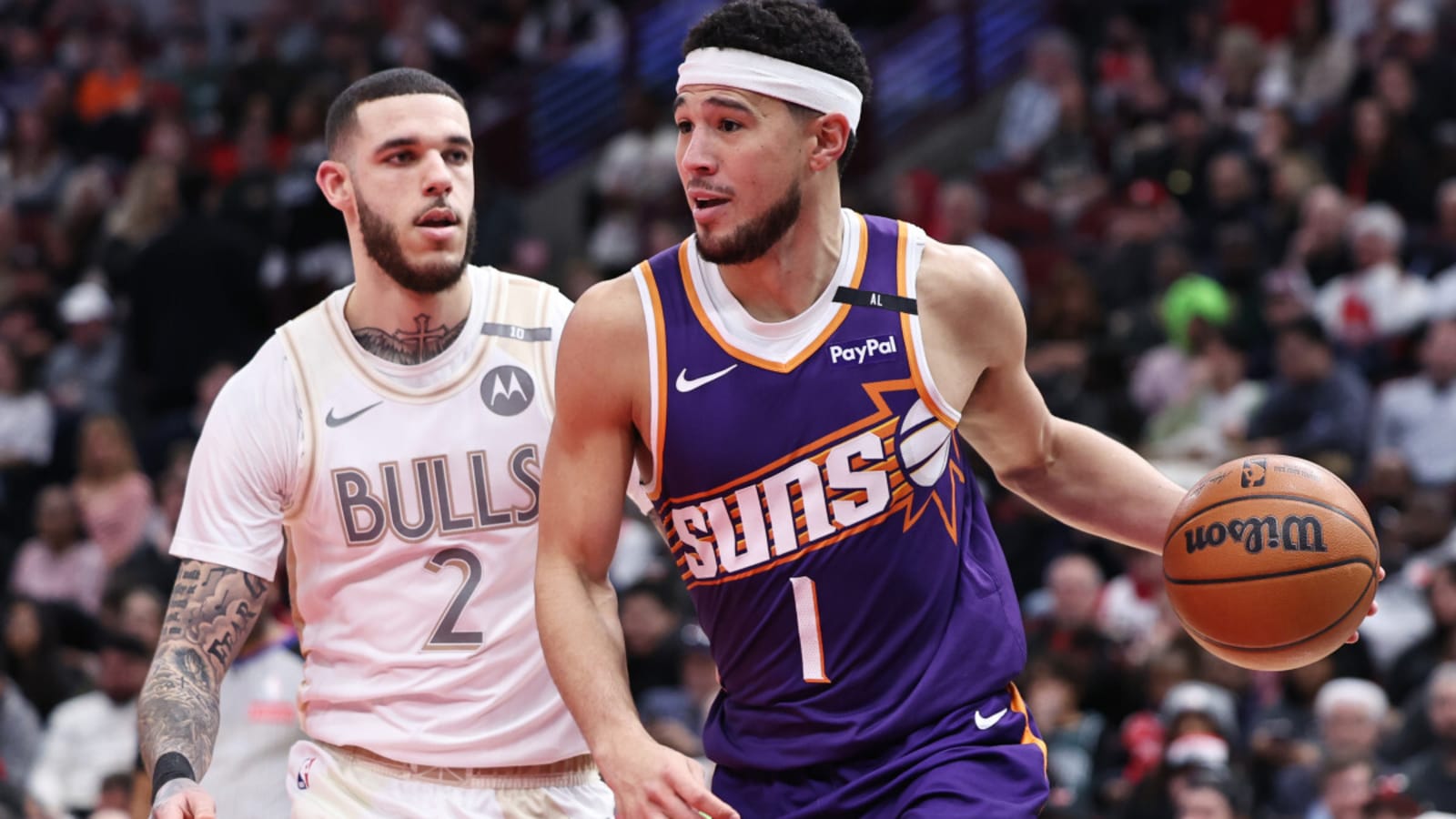 Everyone&#39;s Laughing At Devin Booker&#39;s Reaction To The Hooters News