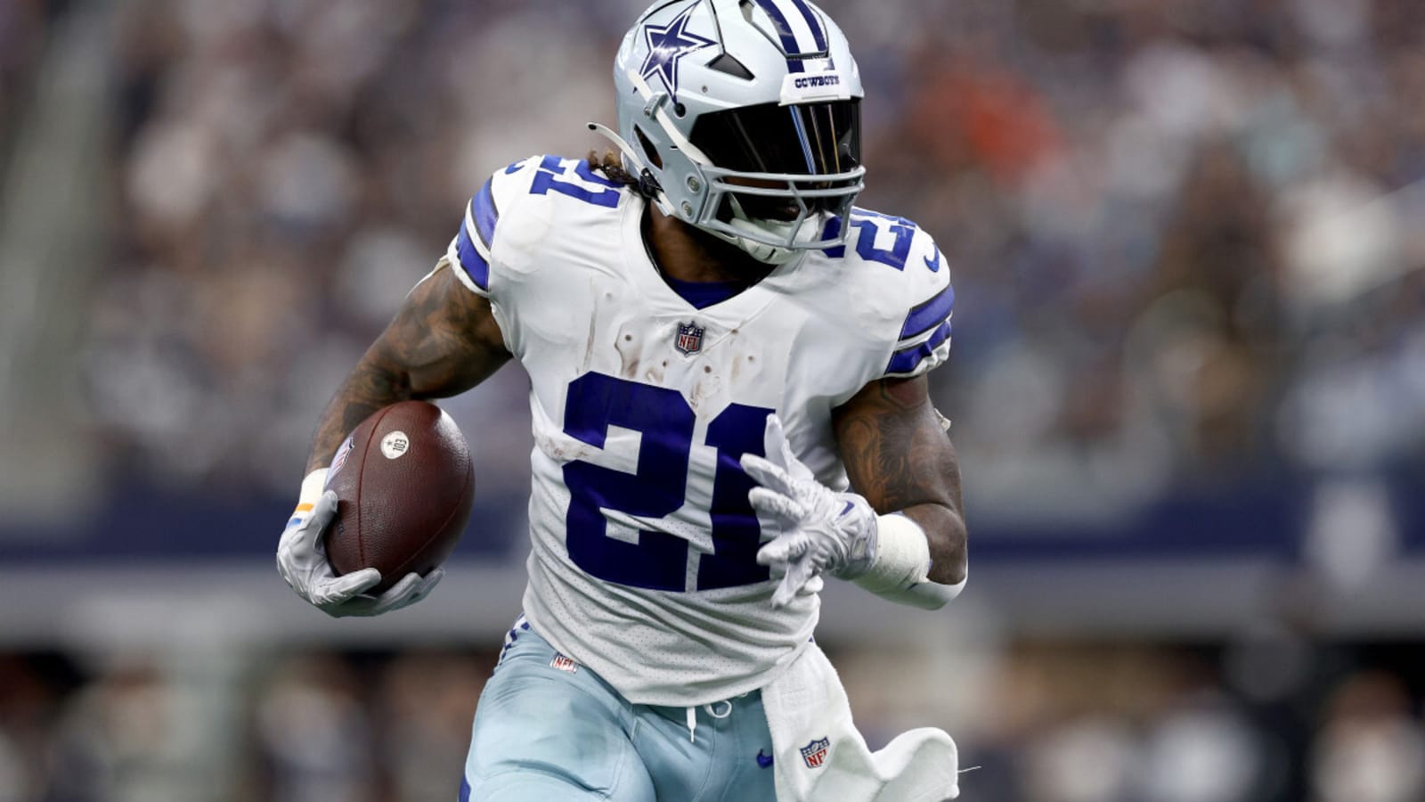 Cowboys Made Embarrassing Mistake In Ezekiel Elliott Cut Announcement