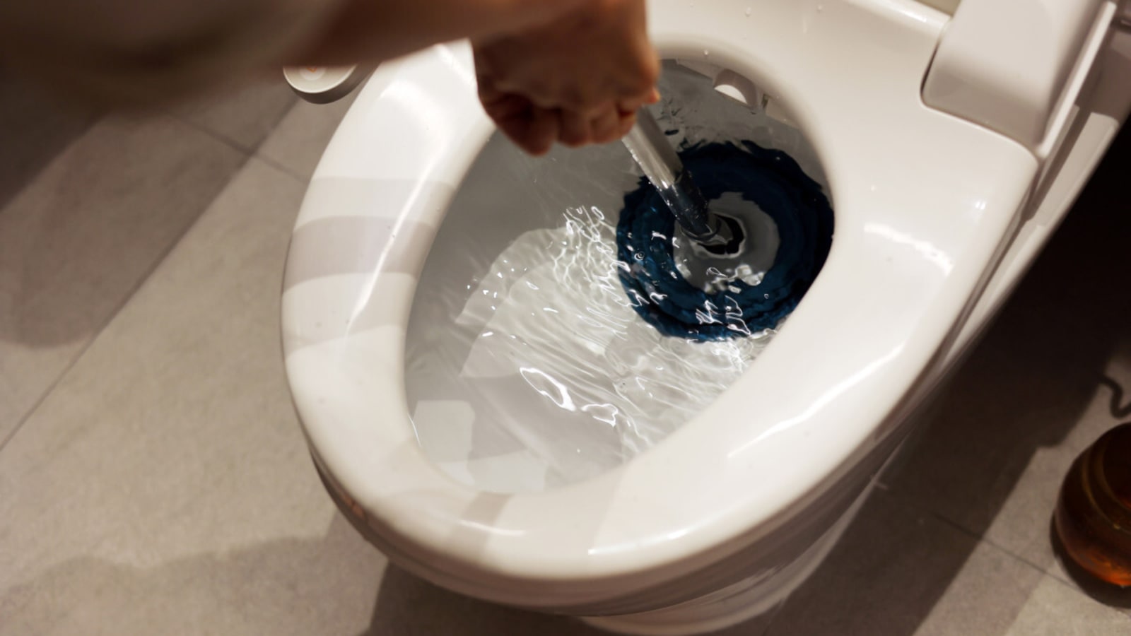 How to Unclog a Toilet
