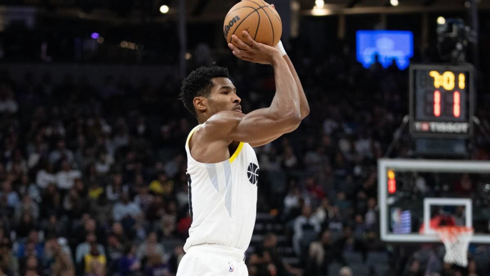 Raptors Strike 1st Deal of Trade Deadline in Surprising Move