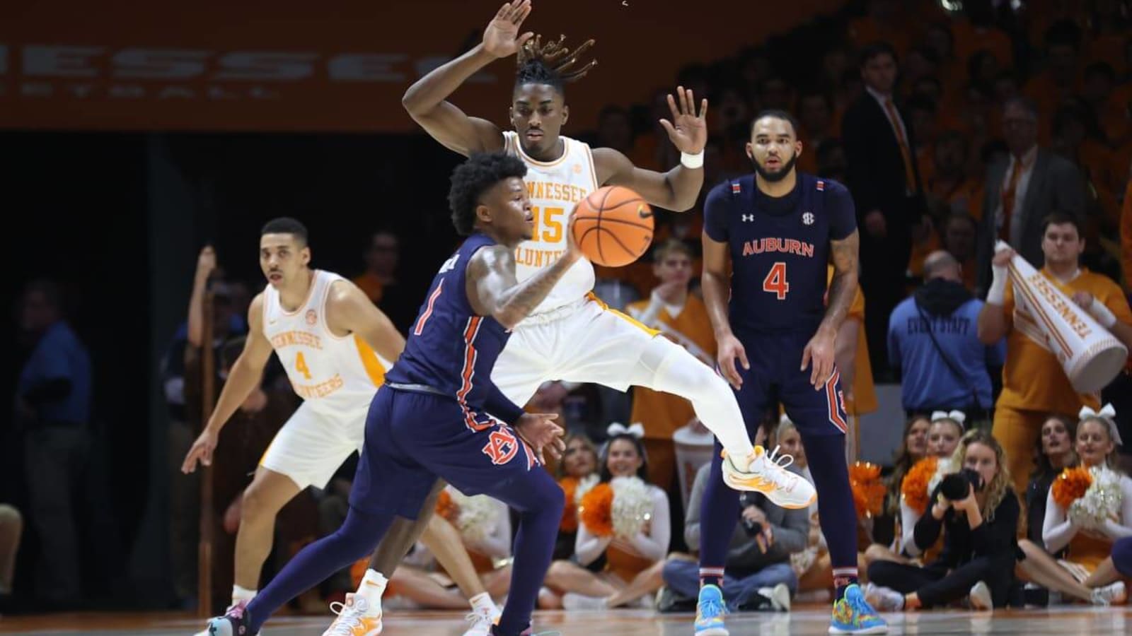 Watch: Horrendous no-call at the buzzer gives No. 25 Auburn loss at No. 2 Tennessee