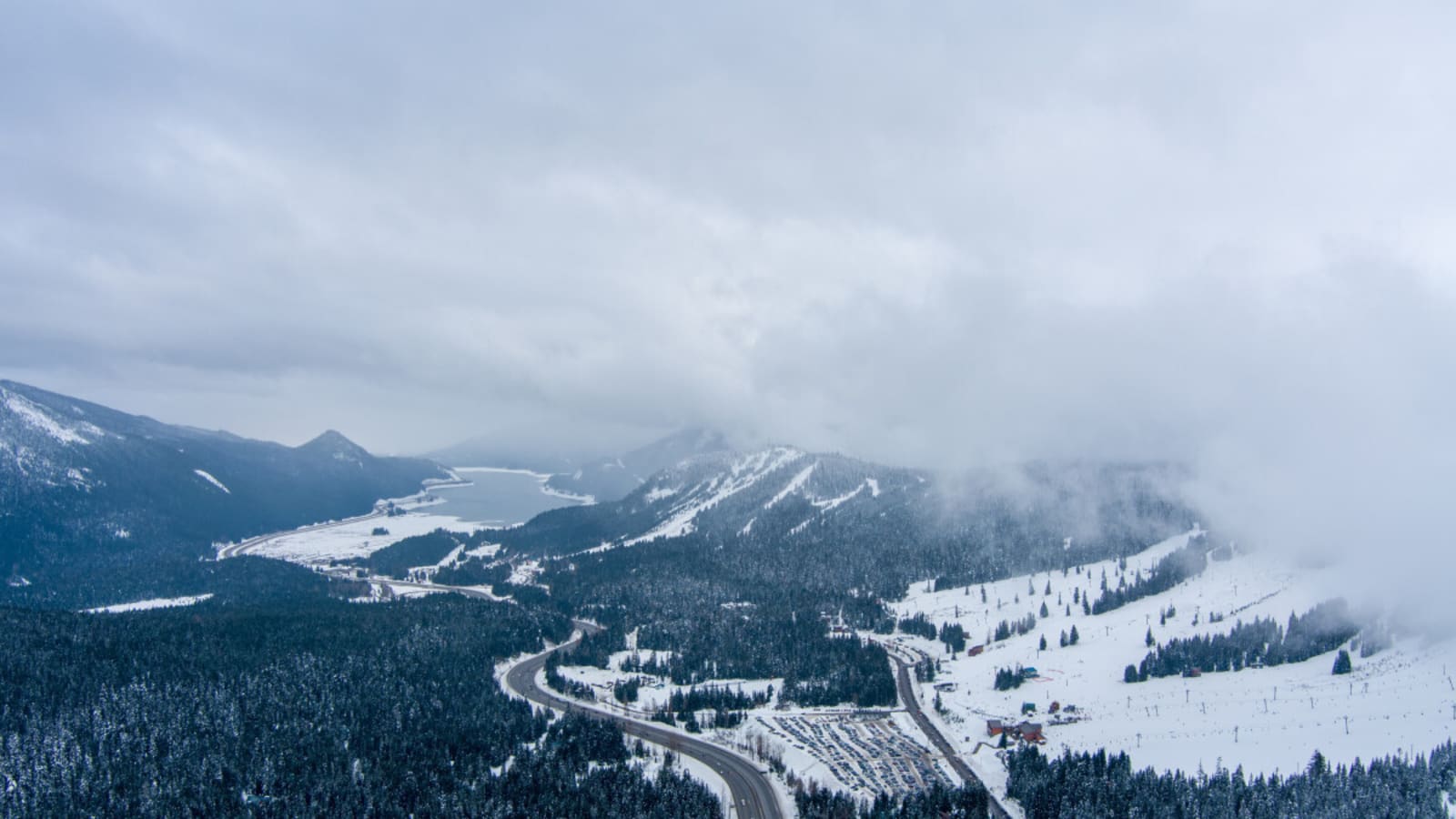 Seattle&#39;s Summit at Snoqualmie Opens for Season