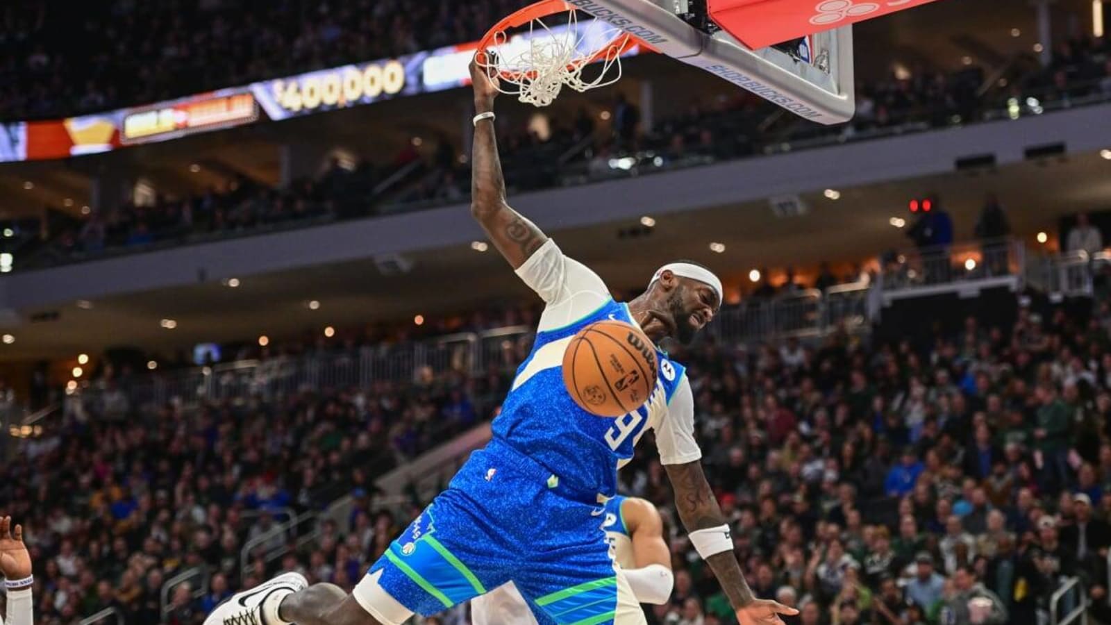 The Milwaukee Bucks dominate the Denver Nuggets for second-straight victory