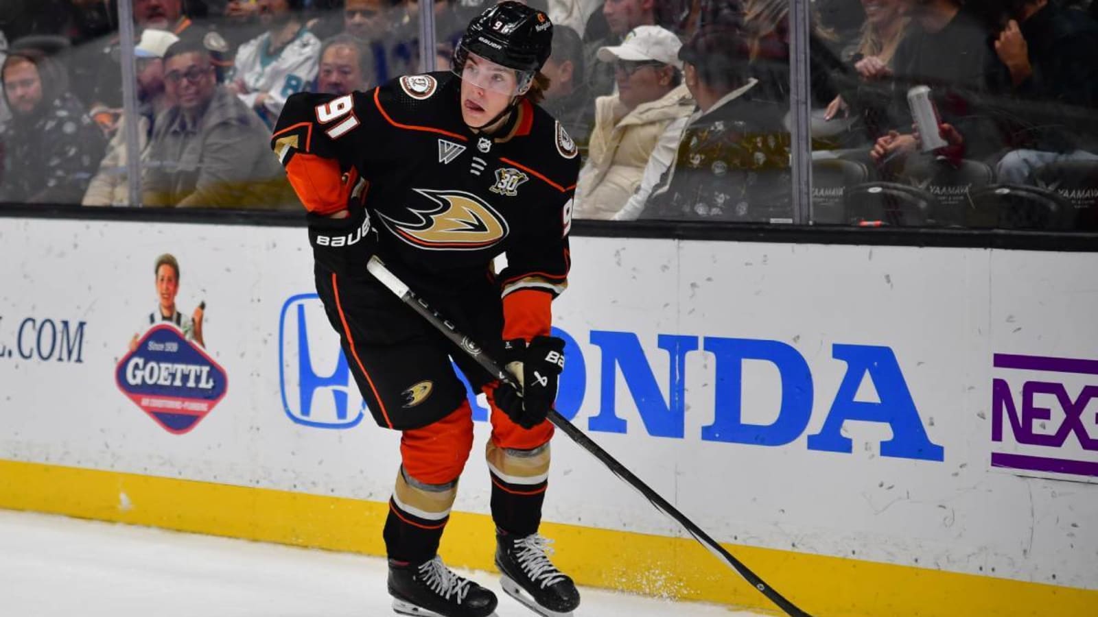 Ducks’ Leo Carlsson leaves game vs. Blackhawks with lower-body injury