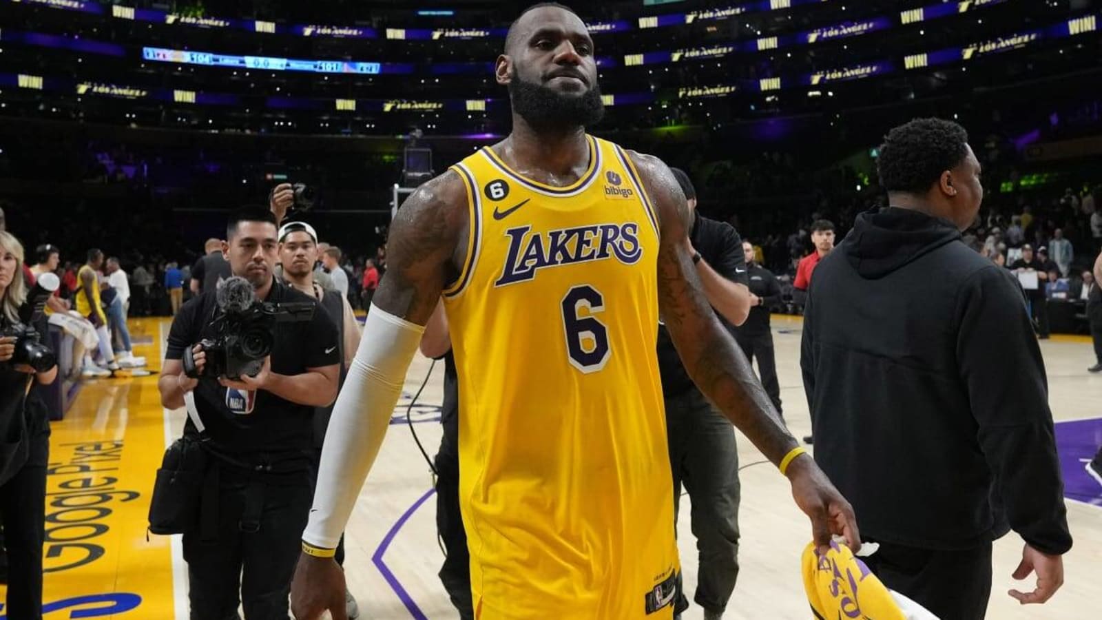 Lebron james lakers golden state online