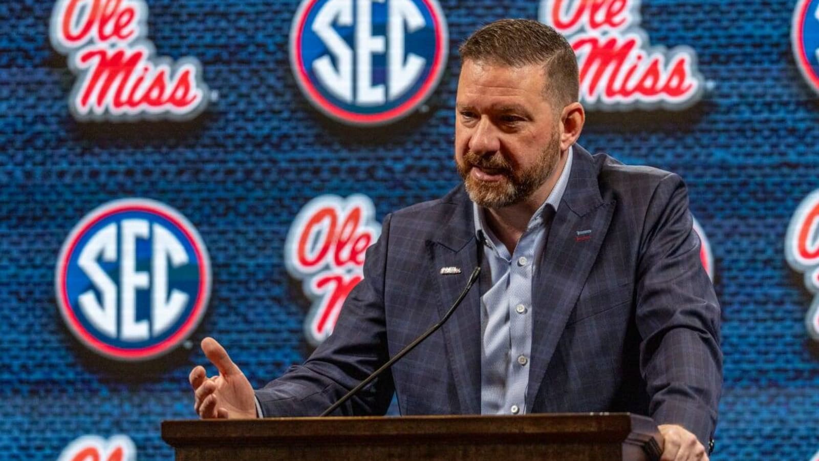 Chris Beard, Rebels Still Awaiting NCAA Decision on Brandon Murray, Moussa Cisse