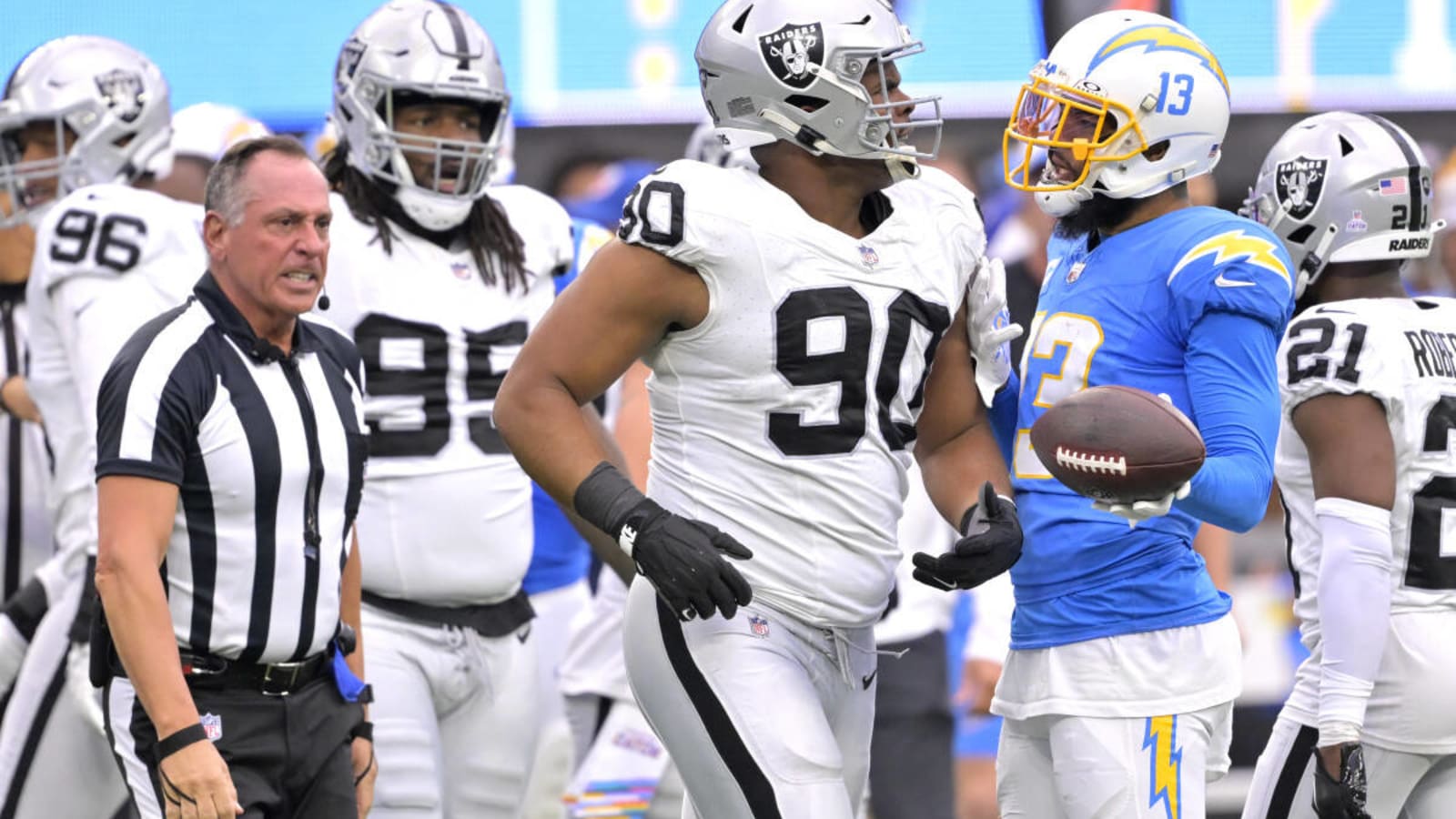 Raiders&#39; pass rush cannot continue the same game plan against the Packers