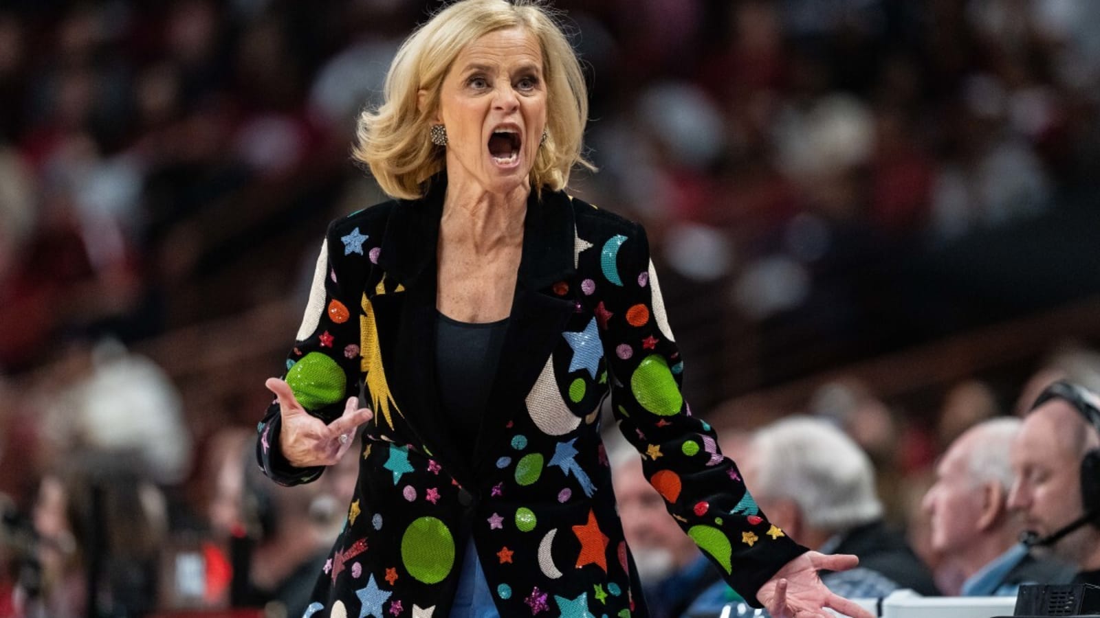 Kim Mulkey Calls Out Reporter For Press Conference Behavior