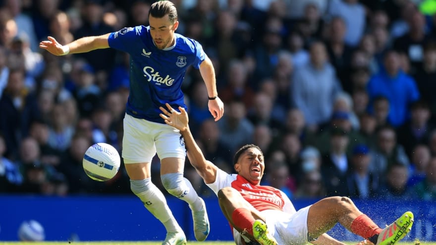 Roy Keane expects Everton to put up a fight against Arsenal 