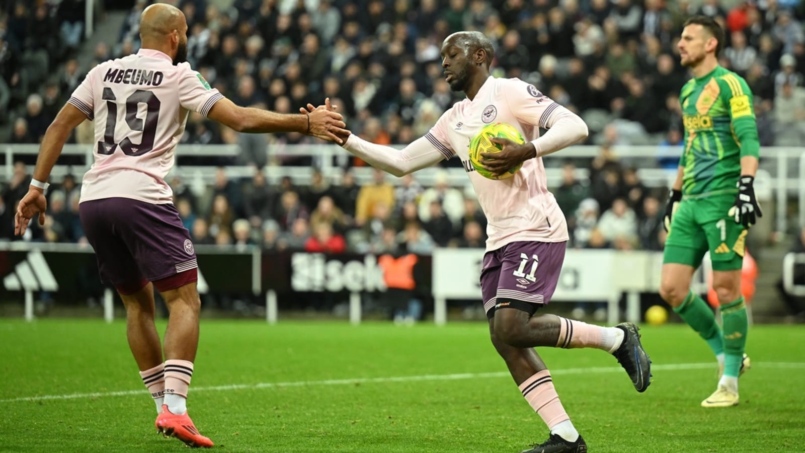 With Arsenal hesitant to spend big, should 19-goal PL striker be on their wish list?