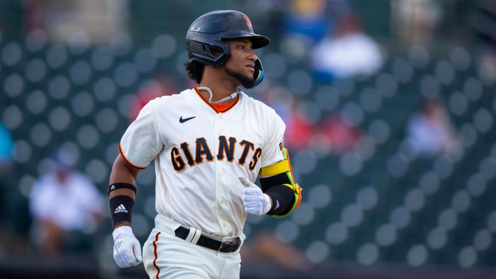  Giants promote top outfielder prospect to Triple-A