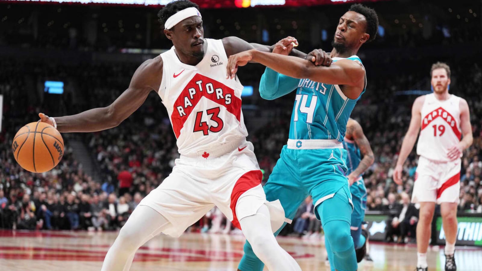 Raptors Surge Late to Defeat Hornets