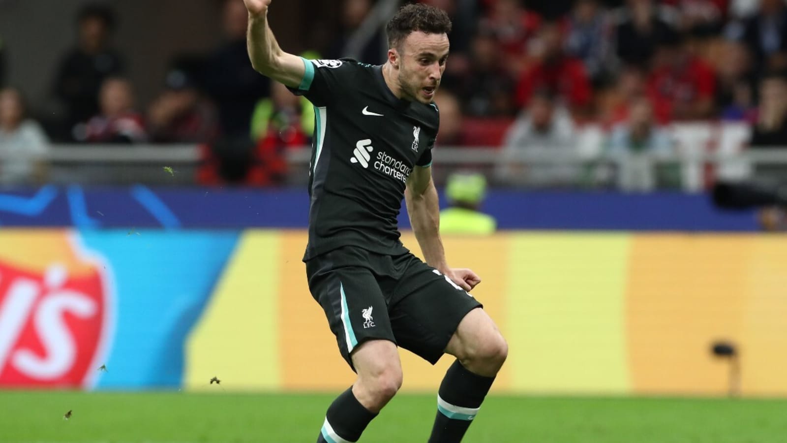 Diogo Jota has game to forget against PSG – with 0 shots on target and lost possession 14x