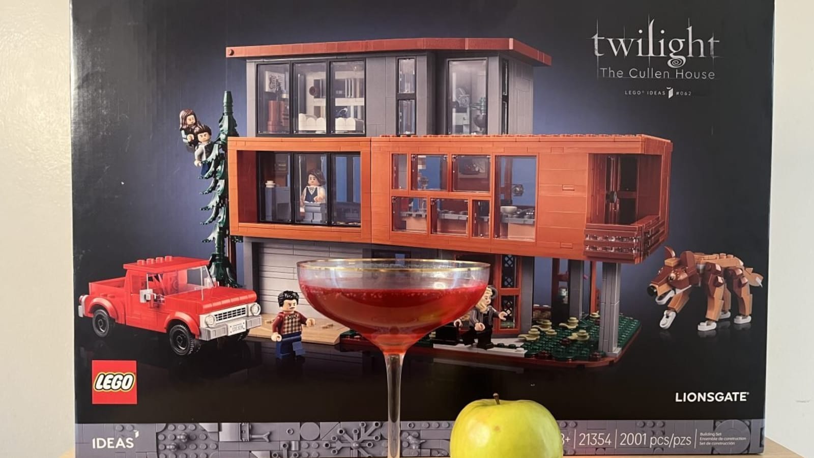 Building LEGO TWILIGHT Takes Exactly the Length of One Movie Marathon (Review)