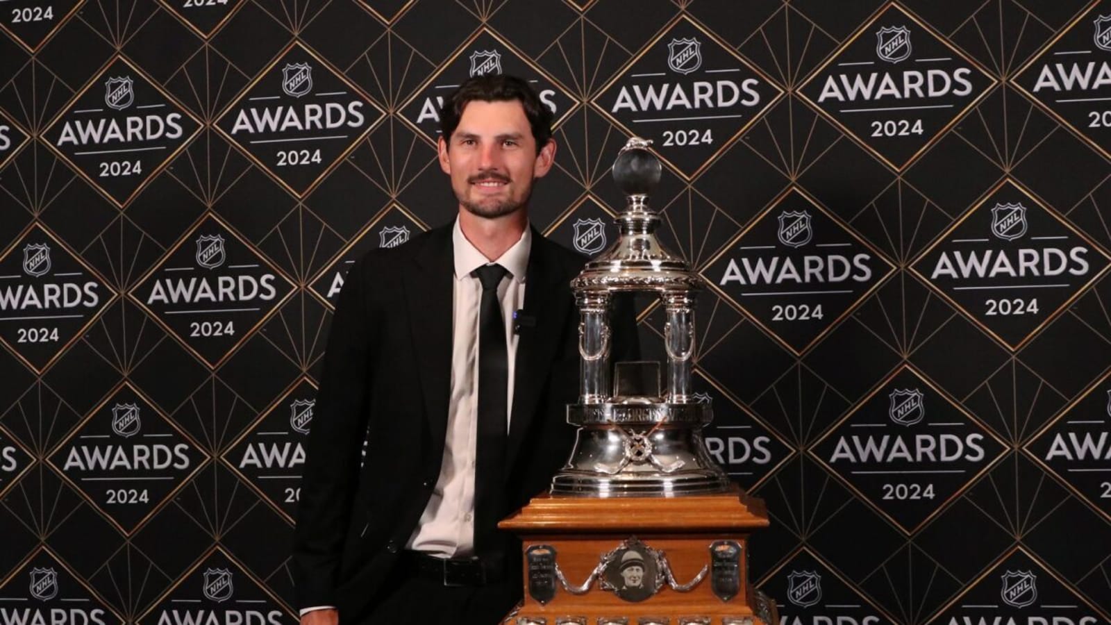 Hellebuyck, Kuemper & Vasilevskiy Named 2025 Vezina Trophy Finalists
