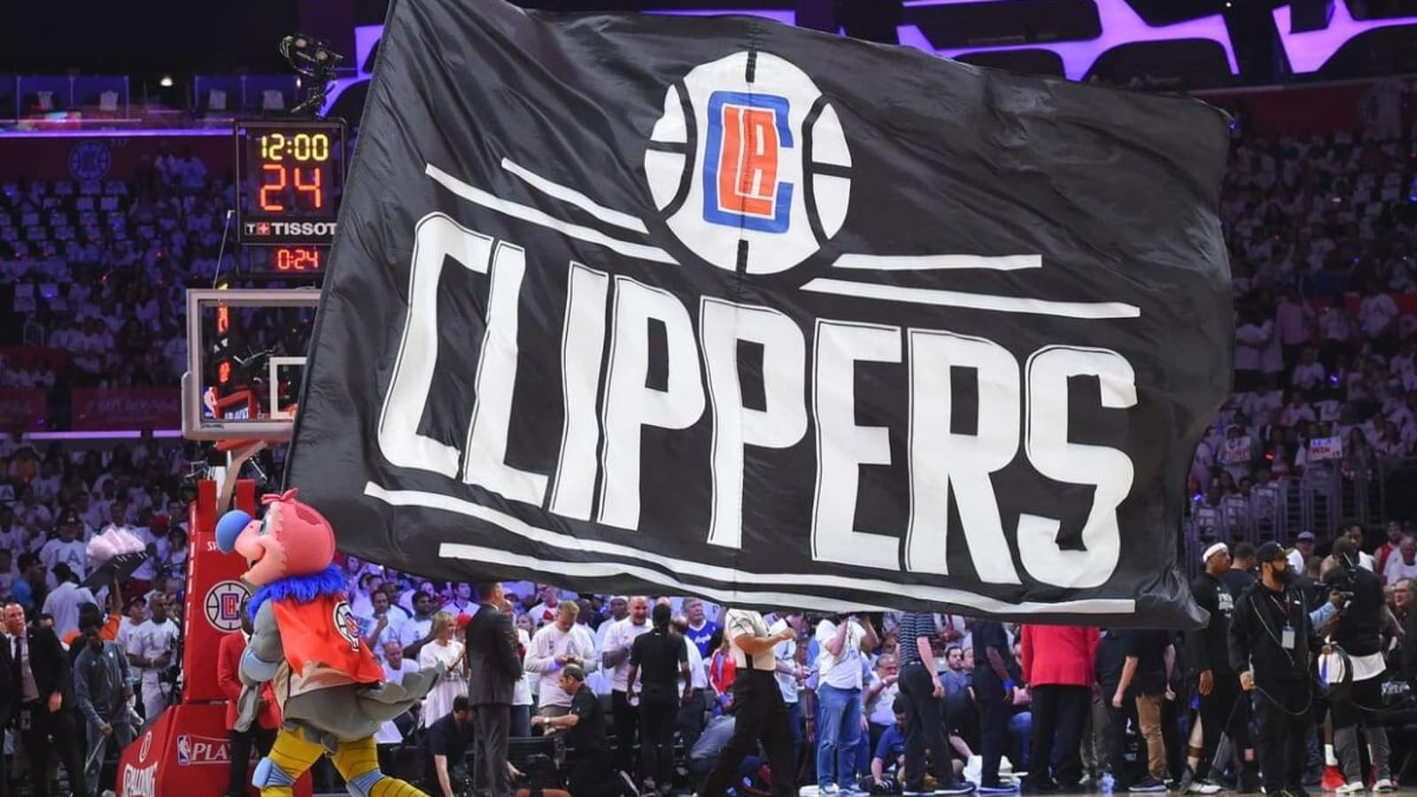 Los Angeles Clippers Waive Xavier Moon, Nate Darling and Malik Fitts