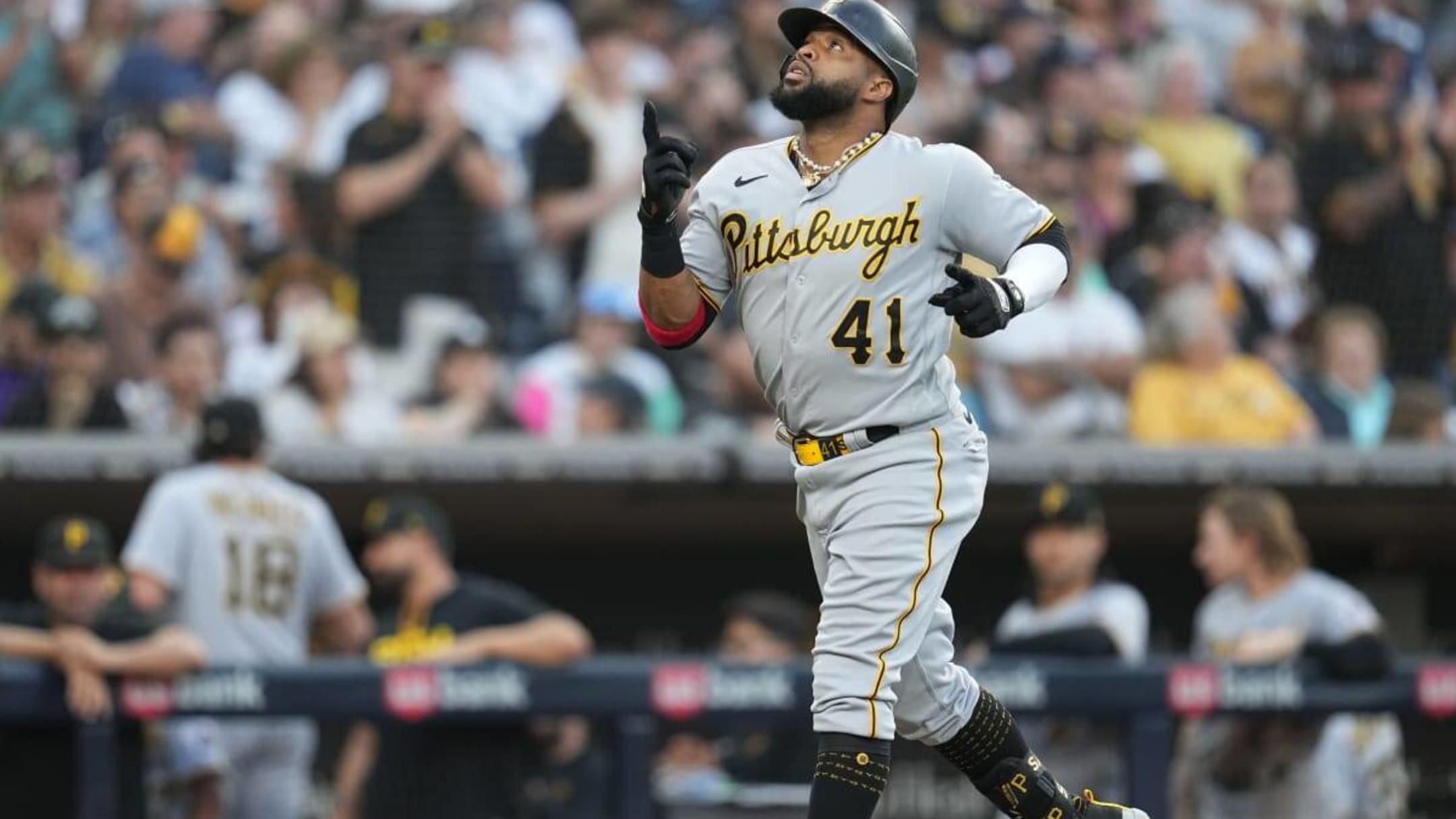 Pirates trade Carlos Santana to Brewers