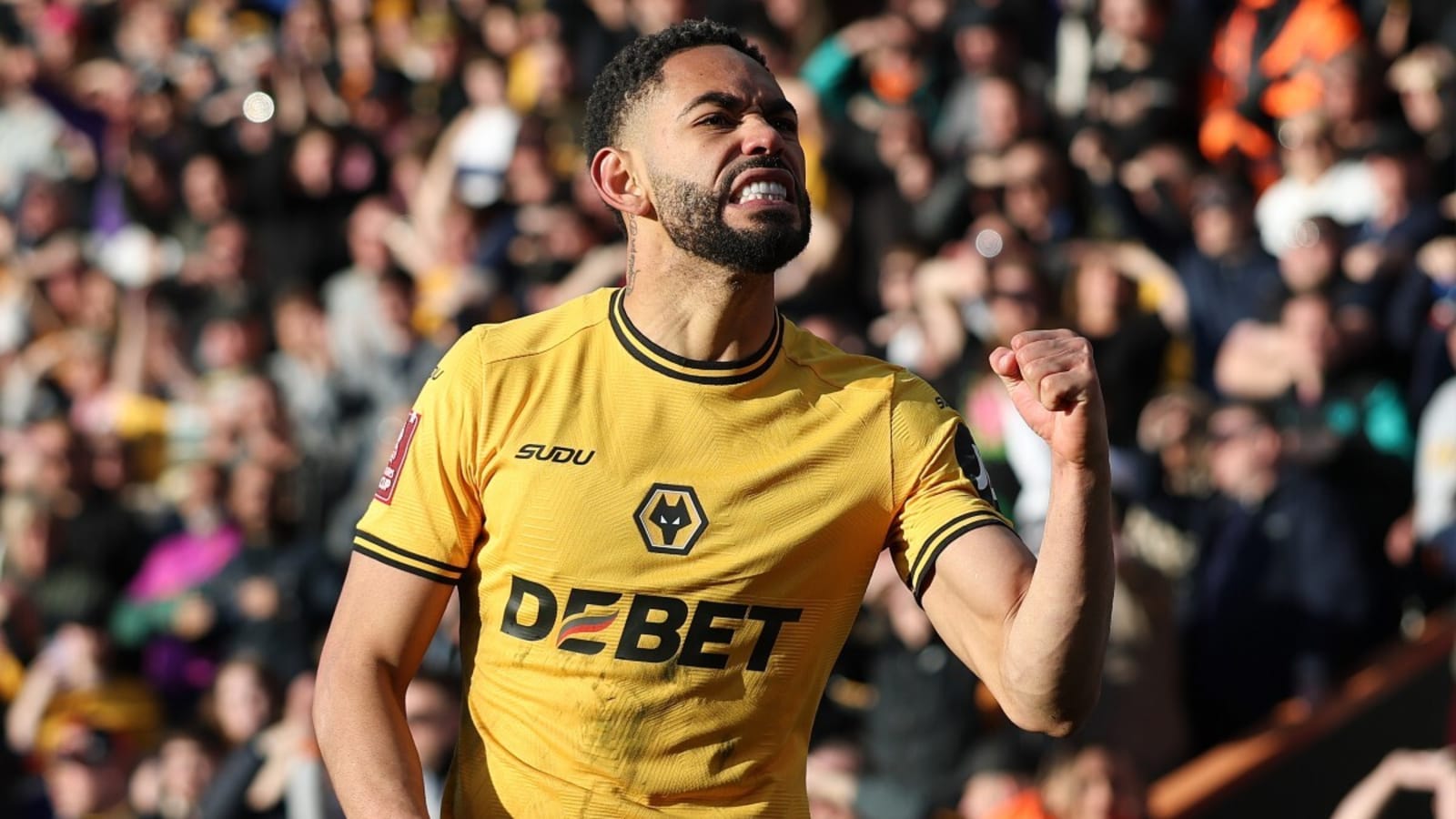 Aston Villa planning to spend £75m on striker who is being chased by Man United