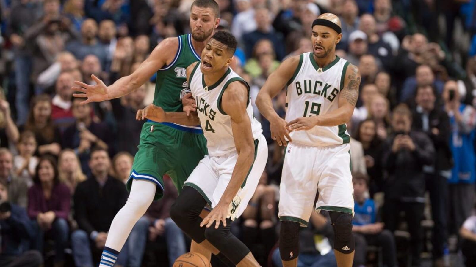 Former NBA player defends Giannis Antetokounmpo amidst the "ladder