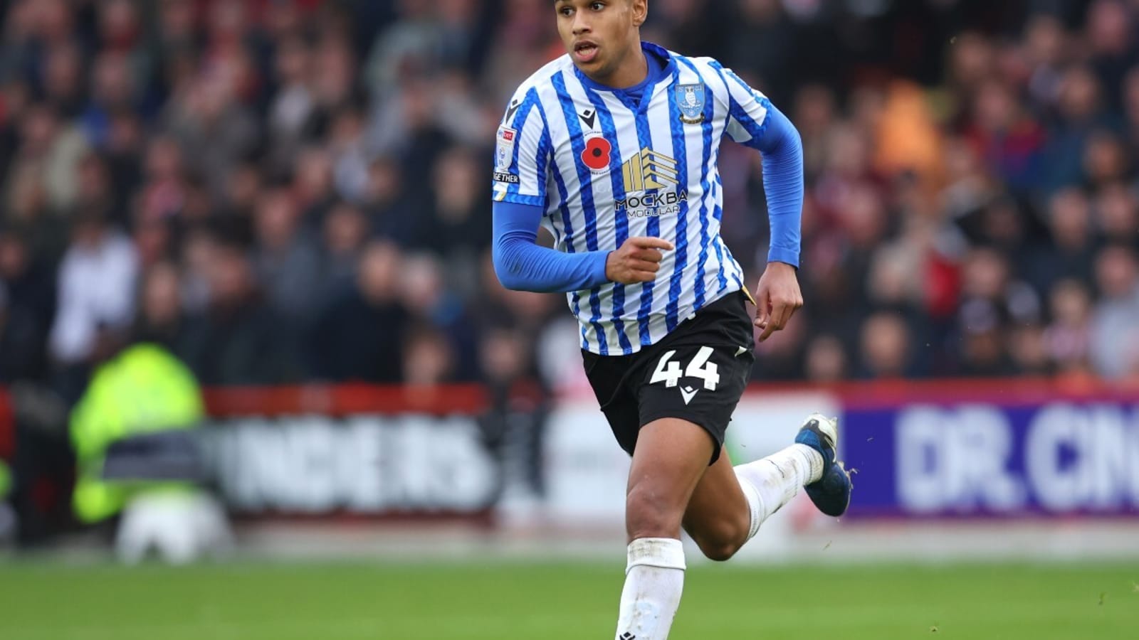 Arsenal keen on surprise transfer of 21-year-old with just one PL appearance