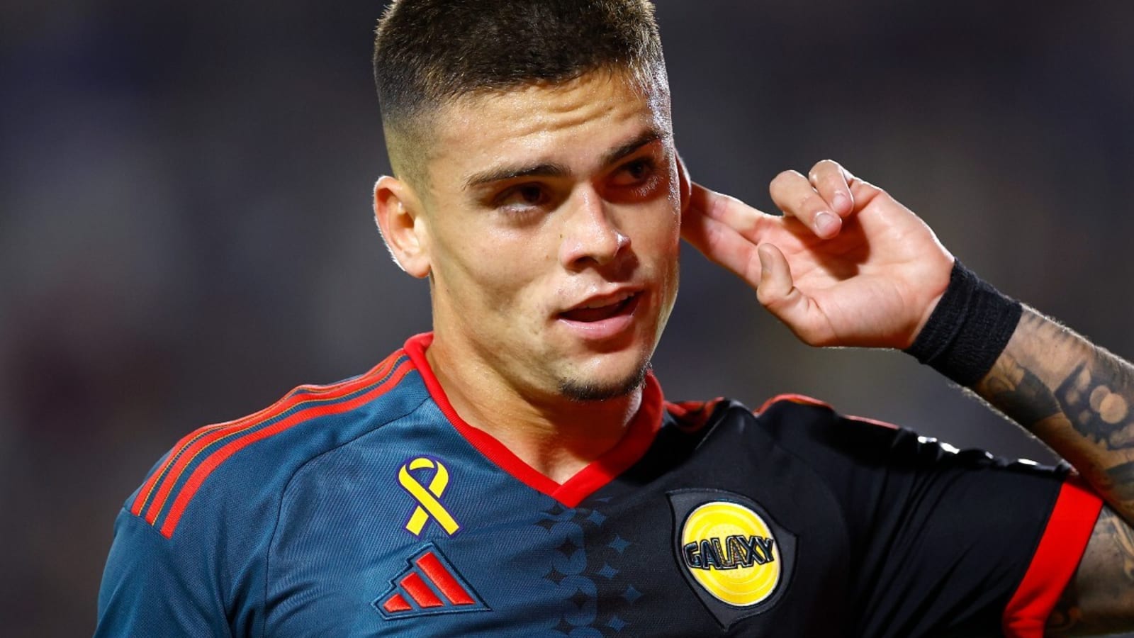  Arsenal & Liverpool monitoring Brazilian winger ahead of potential transfer
