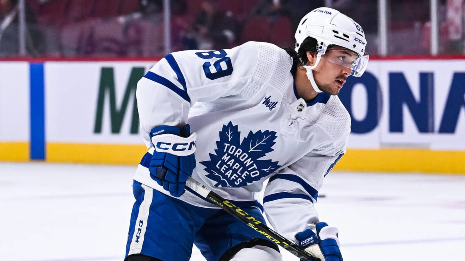 Maple Leafs' Nick Robertson leaves game with injury