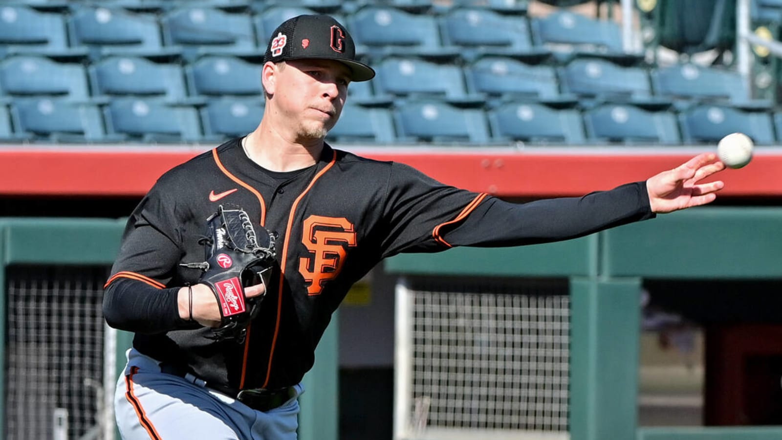 Giants to promote top pitching prospect, will debut Tuesday