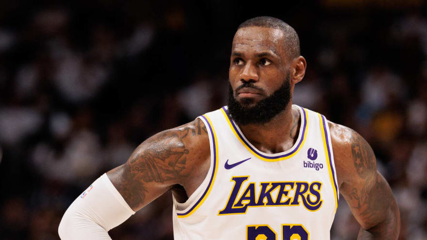 Watch: LeBron James loses it when Lakers decide not to challenge
