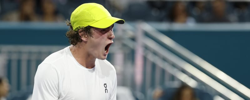 Fans in Miami get peek at future of tennis