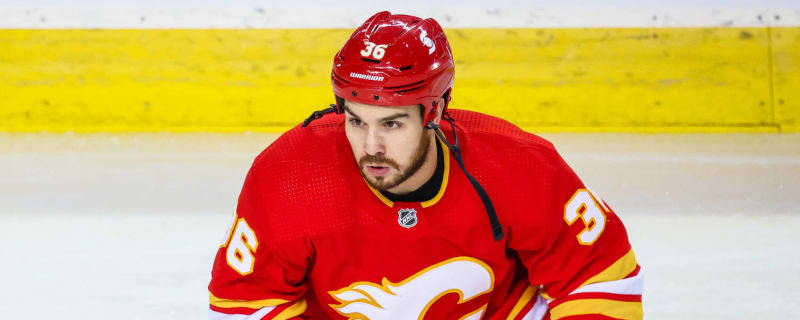 Blue Jackets won't send unvaccinated Rinaldo to AHL