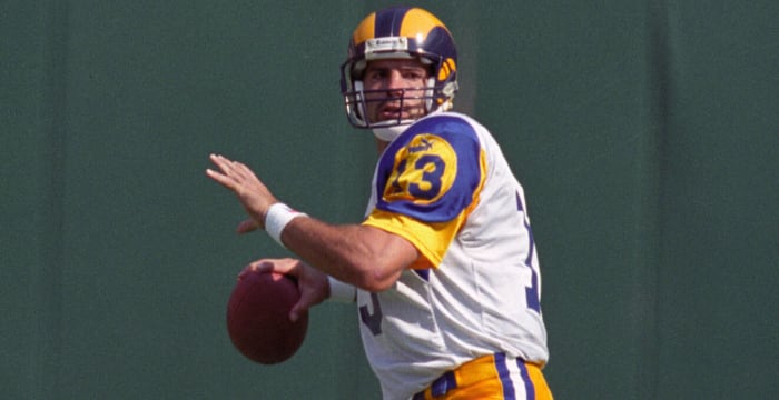Rams quarterback Trent Green goes down with a knee injury