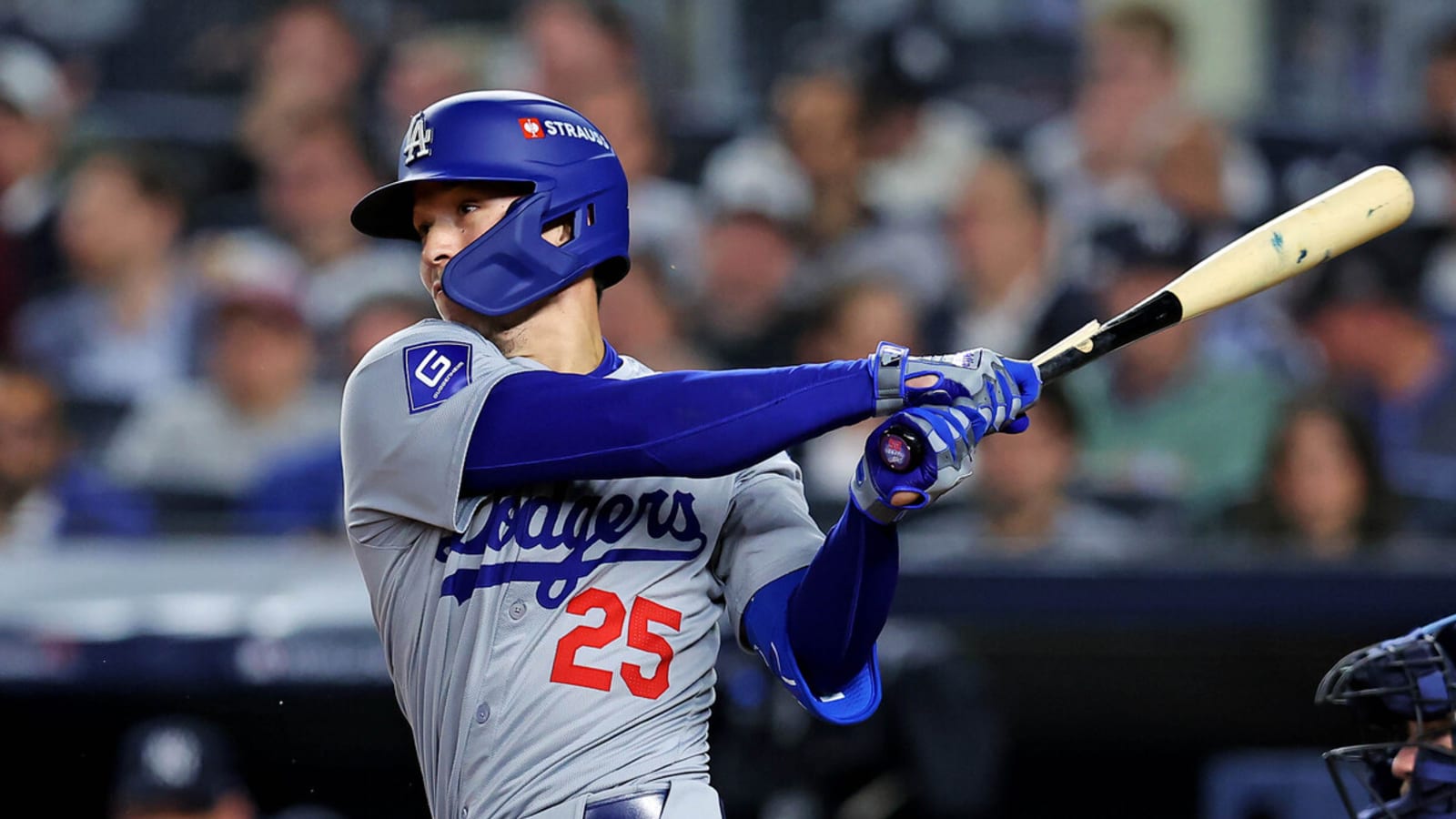 Braves rival continues offseason spending spree with Atlanta idling