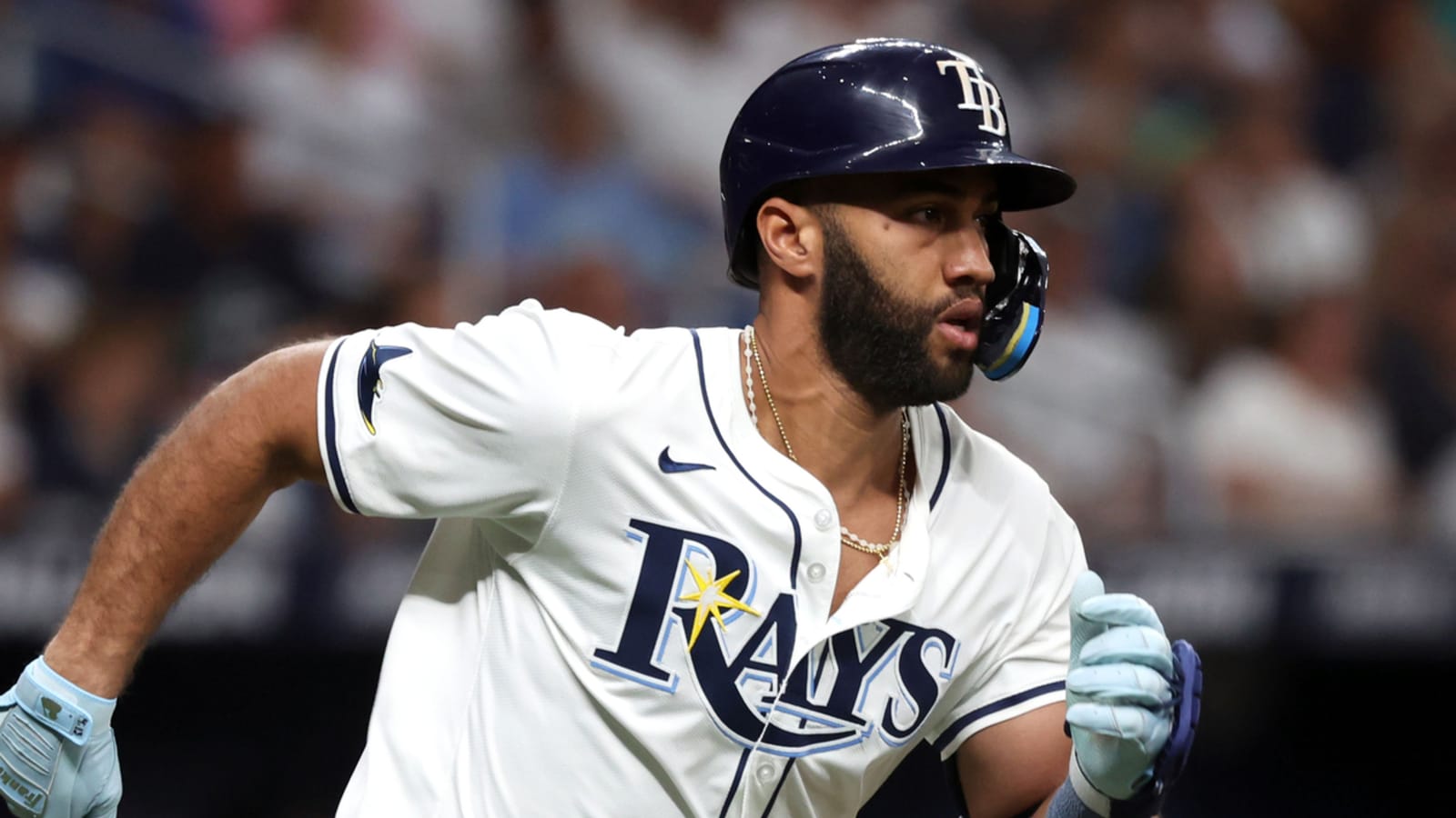 Dodgers acquire infielder ahead of deadline for second time