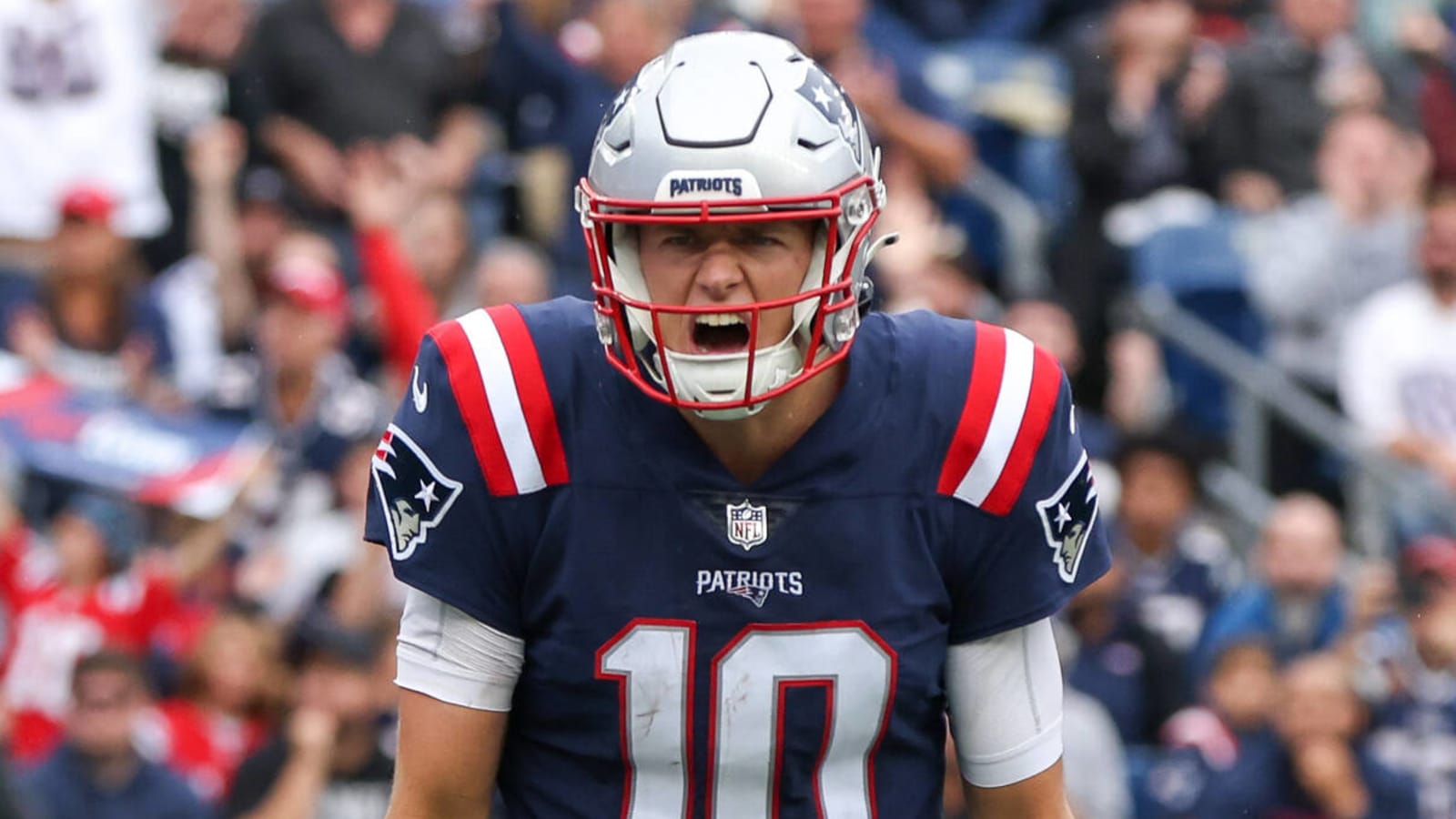 Patriots QB Mac Jones unable to put weight on left leg after late INT