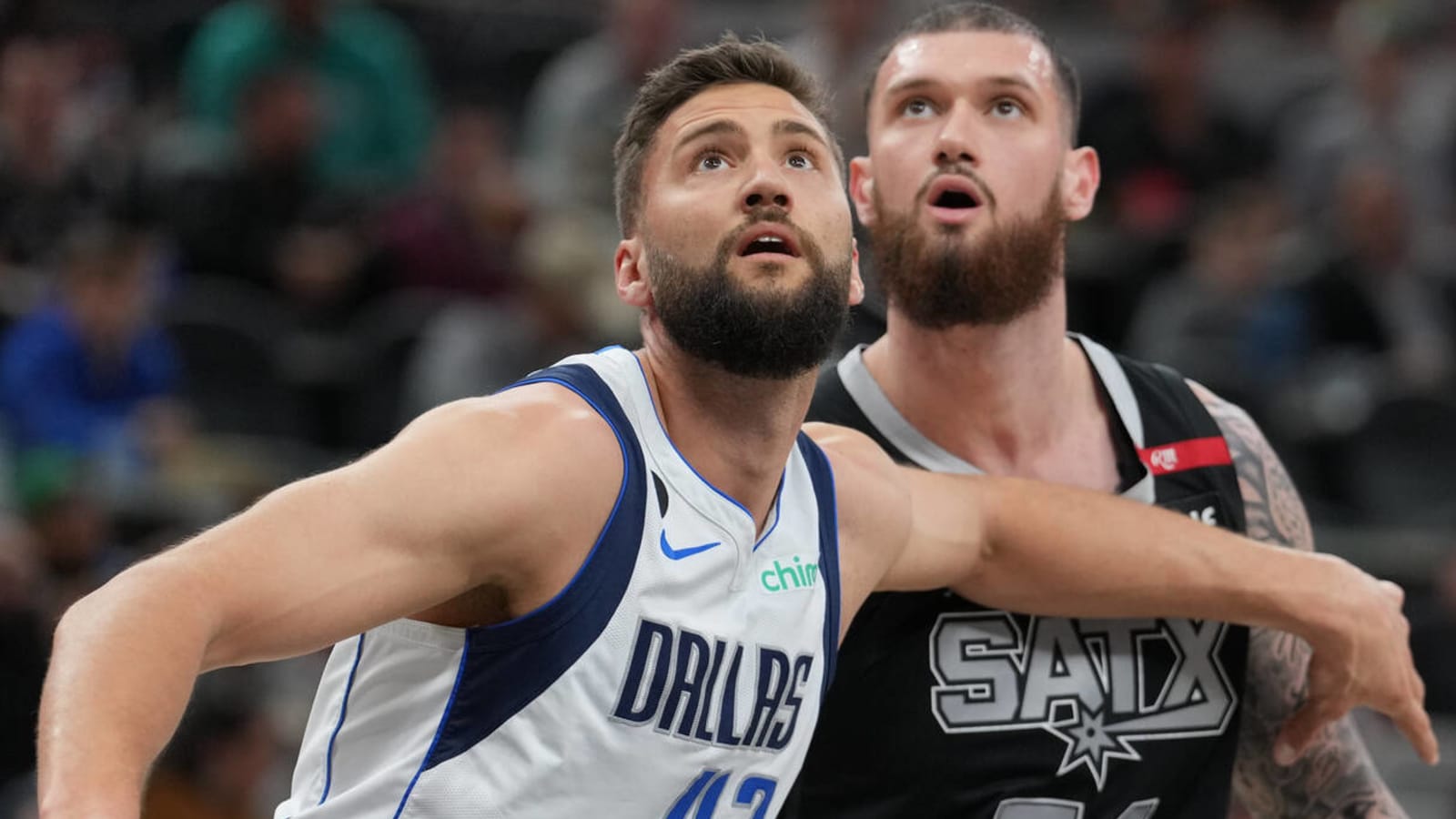 Watch: Maxi Kleber throws worst inbounds pass of the season