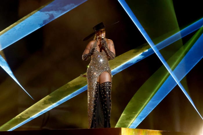 'The Breakthrough' by Mary J. Blige (2005)