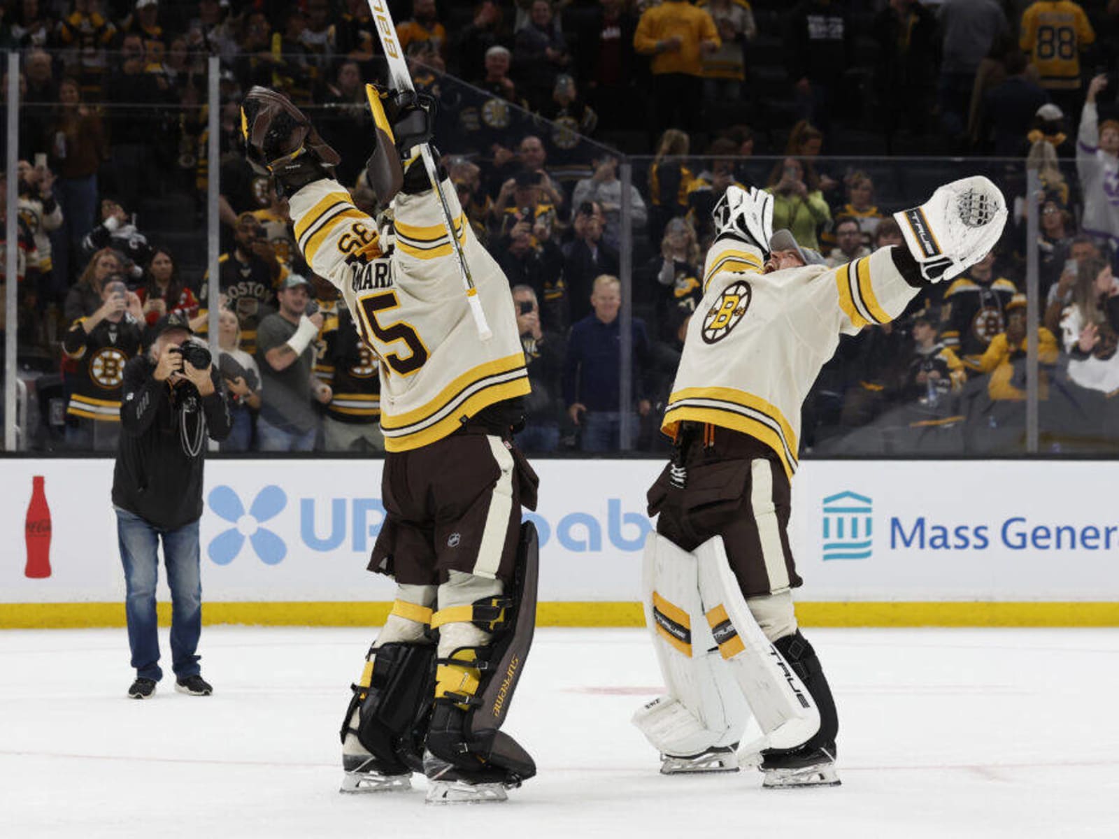 Boston Bruins on X: GOALIE GOAL GOALIE HUG.  / X