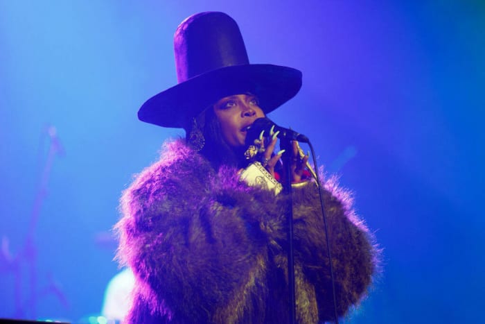 'Mama’s Gun' by Erykah Badu (2000)